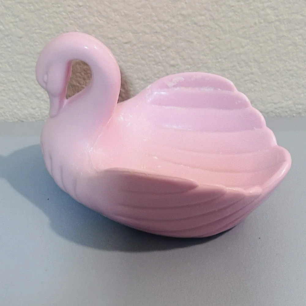 Soft Pink Swan Bath Soap Dish Holder Vintage 1994 Retro Solid Durable Plastic